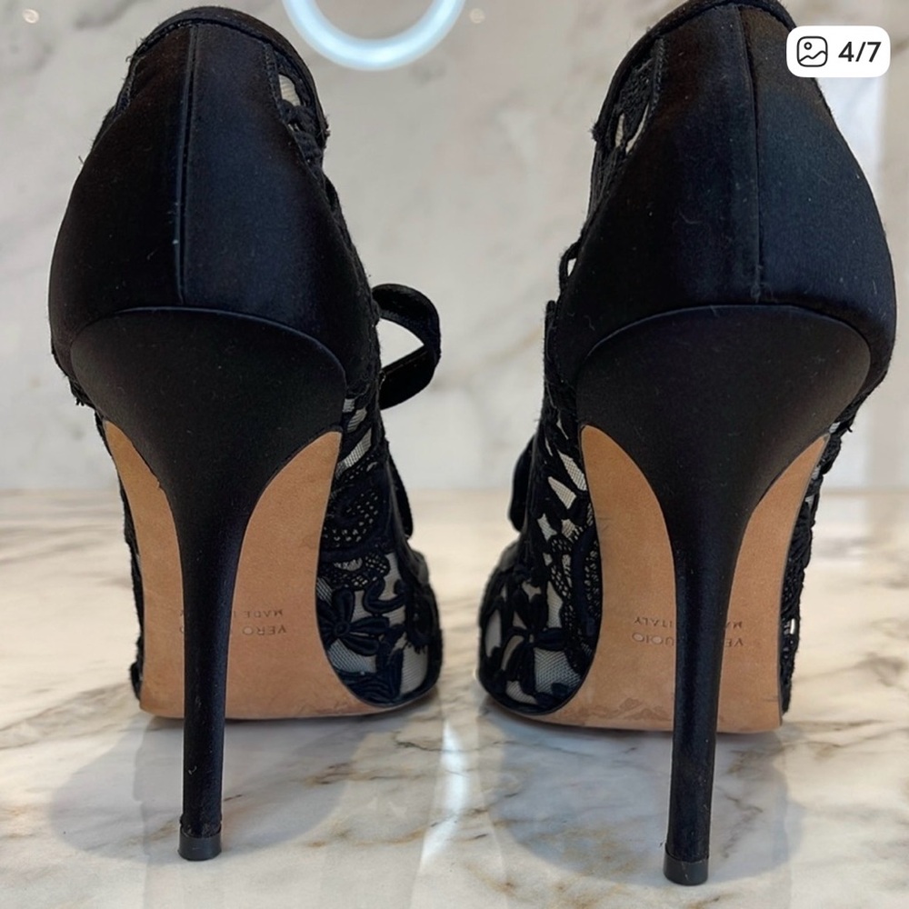Oscar de la Renta Black Lace Tie Pumps | Made in Italy | Size 40🖤 - Picture 5 of 8